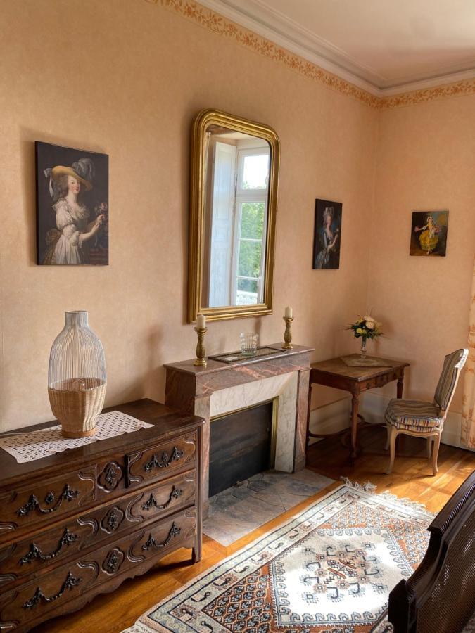 Chateau De St-Fulgent, Gite La Tour Saint-Fulgent Kültér fotó